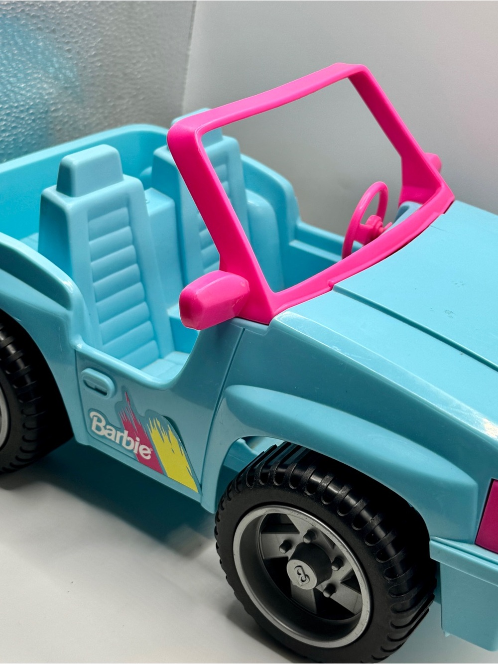 Vintage 1995 Barbie 4x4 blue & pink convertible jeep